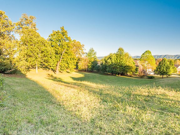 4th image of 412 Carpenters View Dr Lot 27R1
