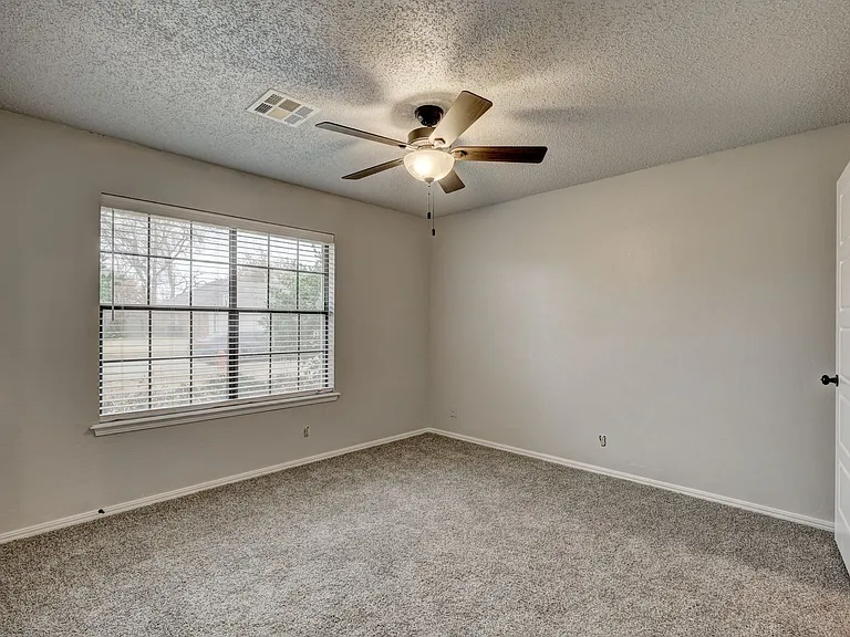 1208 NE 22nd St — Photo 13