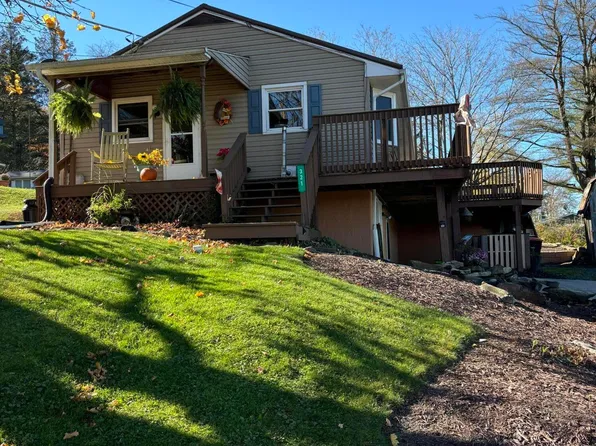 321 Magnolia St, Mill Hall, PA 17751