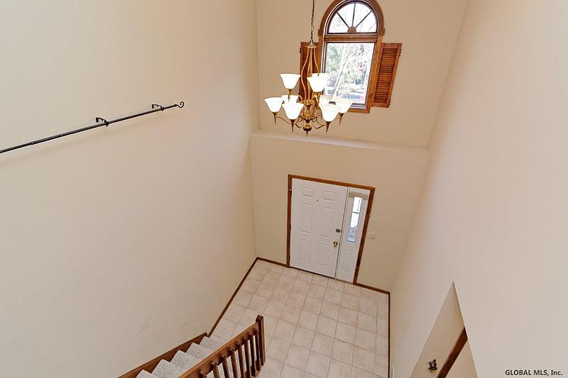 4th image of 13 Woodside Drive