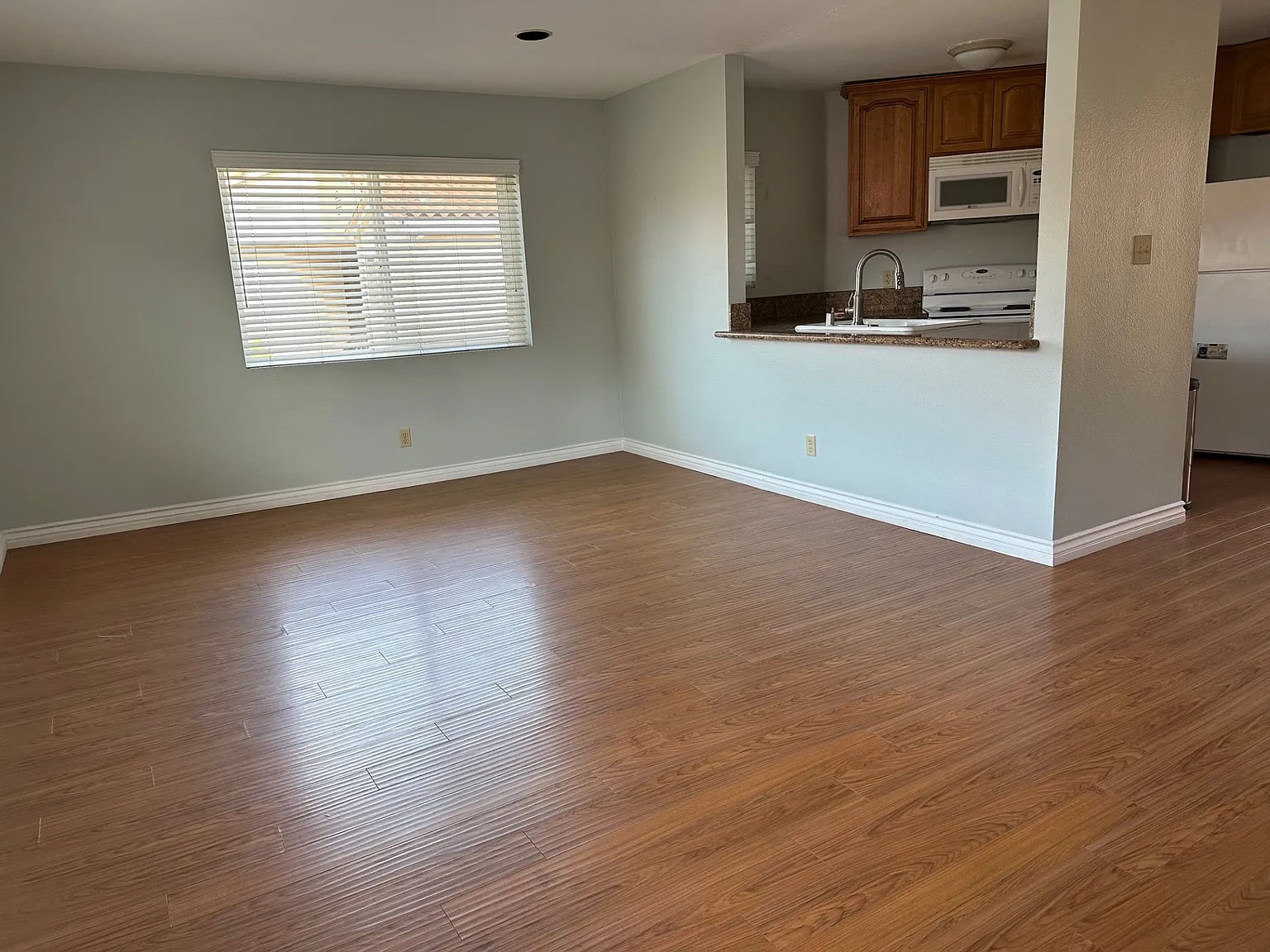 1 bed, 704 sqft, $2,500 — Photo 4