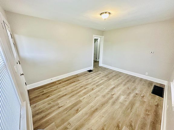5th image of 1830 Catalpa Ave