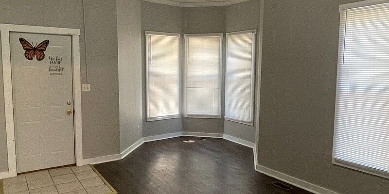 1st image of 900 Locust St #900