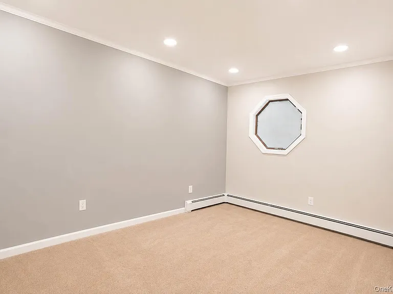 26 Lancaster Rd #UPPER — Photo 13