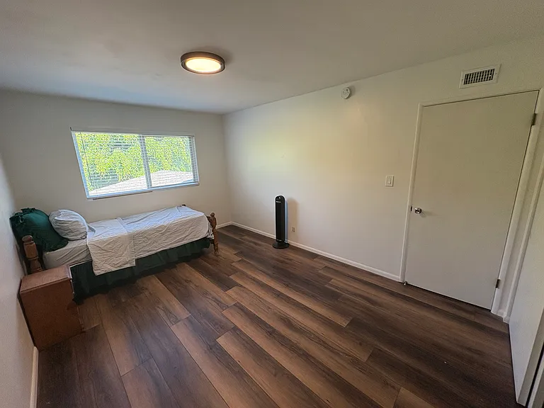 5743 Coke Ave — Photo 22
