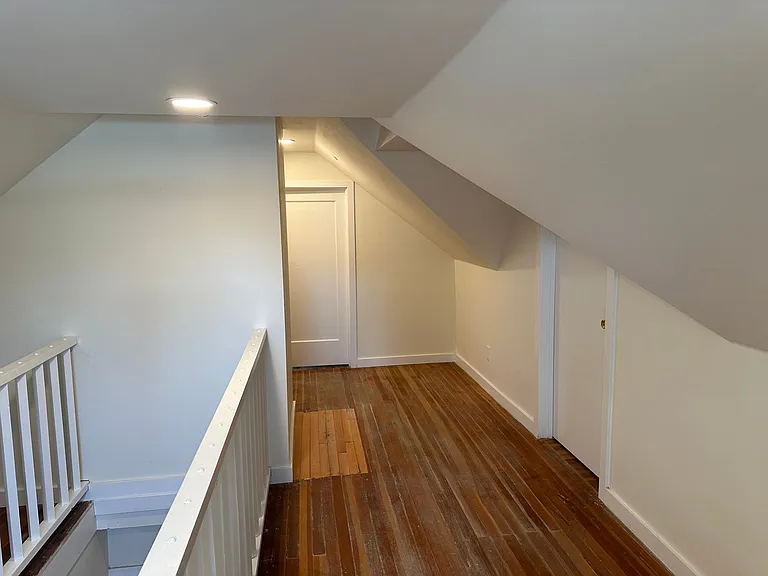 1560 Robert St — Photo 22