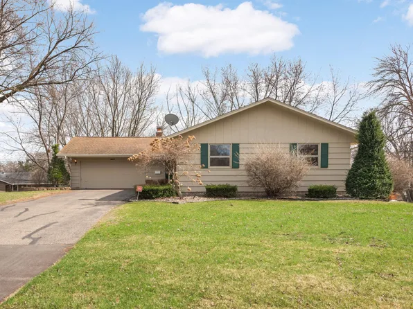 4657 Heritage Hills Cir, Bloomington, MN 55437