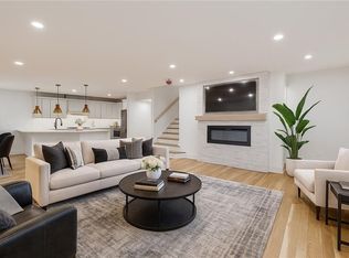 5657 W 50th St, Roeland Park, KS 66202