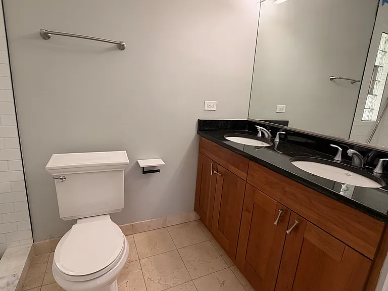 1031 N Paulina St #CH2 — Photo 16
