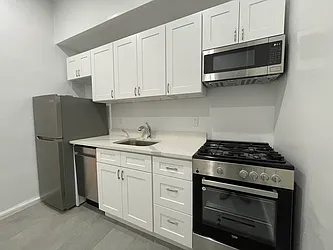 Rented by HOLTON REAL ESTATE INC.