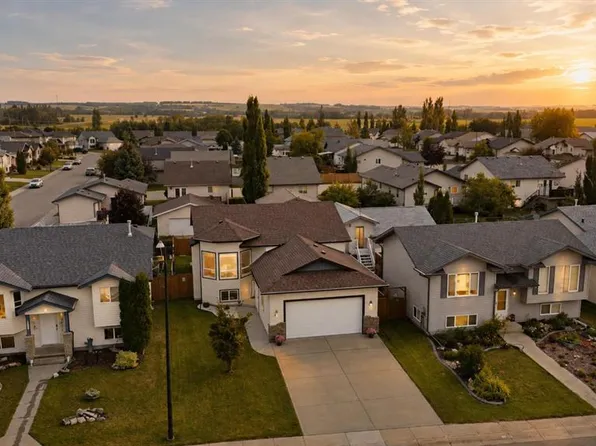 355 W Duston St, Red Deer, AB T4R 3J9