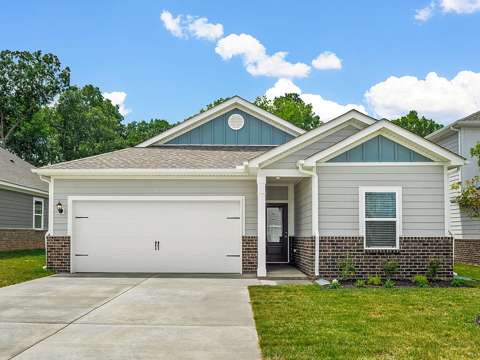 Enjoy flexible living in this 3-bedroom, 2 bathroom home