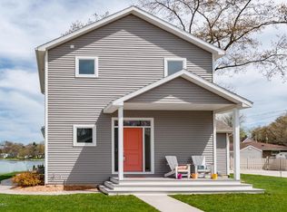 470 W Crooked Lake Dr, Kalamazoo, MI 49009