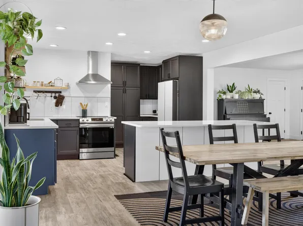 4004 W Okanogan Ave, Kennewick, WA 99336