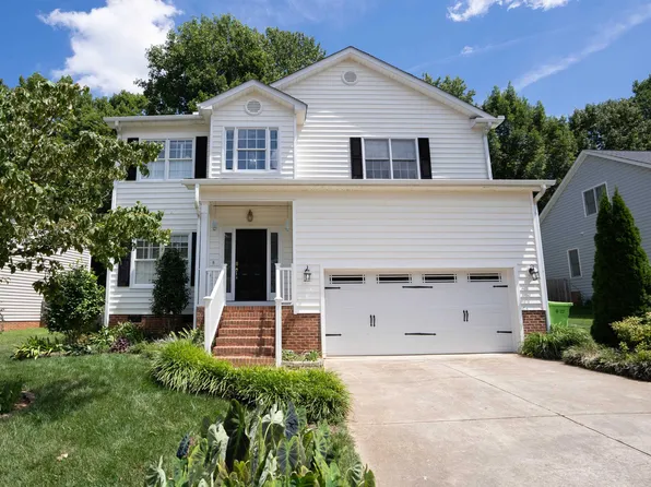 8905 Erinsbrook Dr, Raleigh, NC 27617