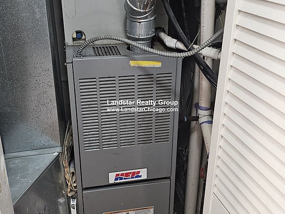 2nd image of 2405 W Wilson Ave #1