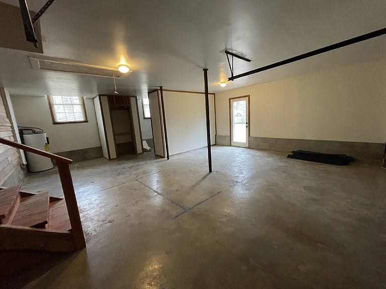 102 Crosby Dr — Photo 28