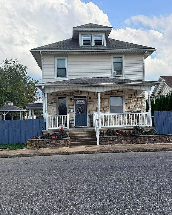 1st image of 687 Hamilton St