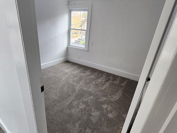 2nd Bedroom (No closet)