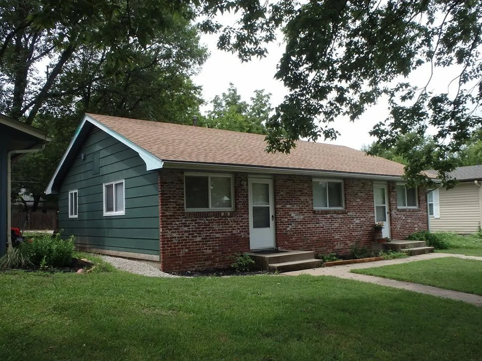 1009 Cottonwood St — Photo 1