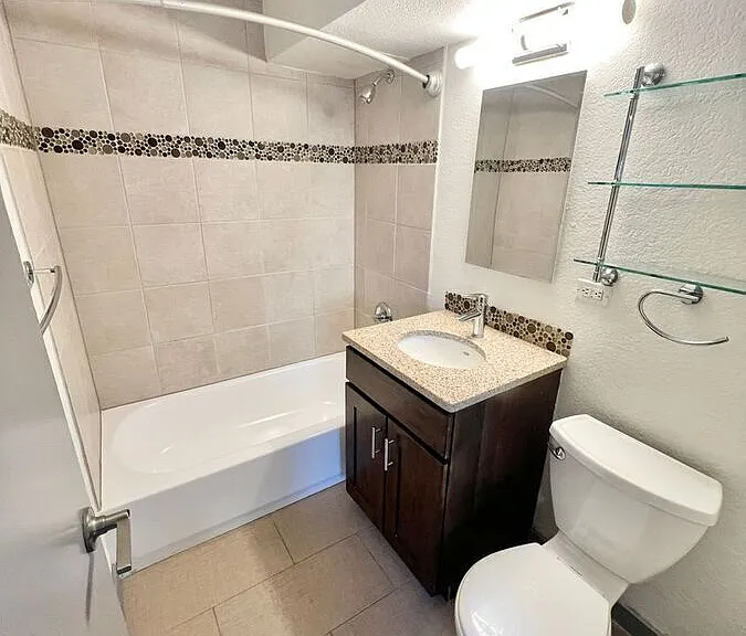 65 N Ogden St #201 — Photo 9
