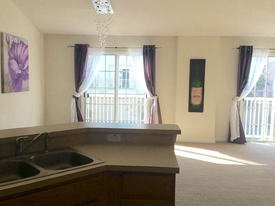 Sunny Dining Room/Living Room Combo (Great Room)