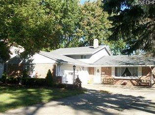 21290 Robinhood Ave, Fairview Park, OH