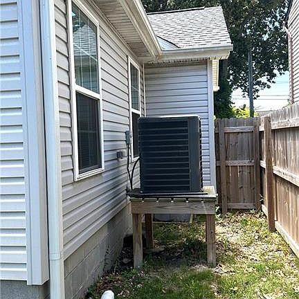 3rd image of 7934 Woodall Rd