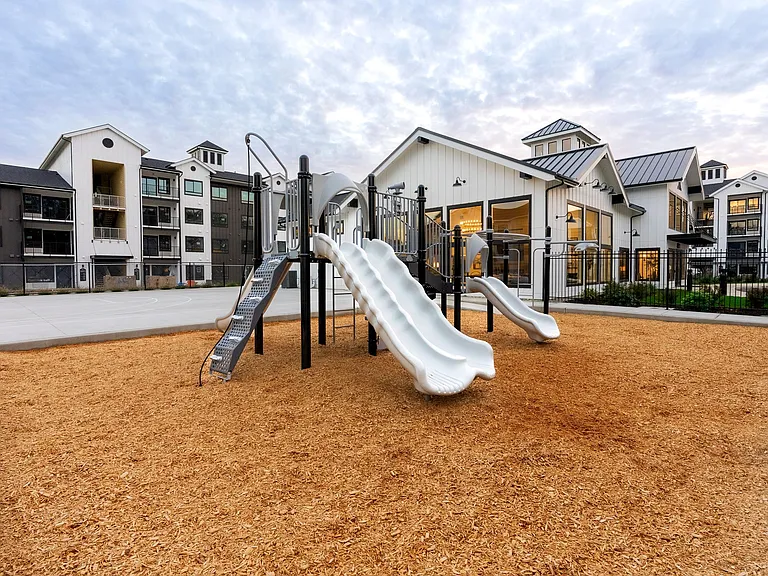 Karlo Lacey Apartments — Photo 12