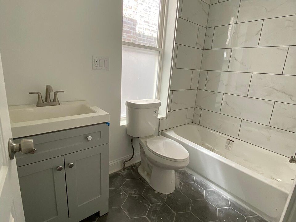 1st image of 1634 N Honore St #3F