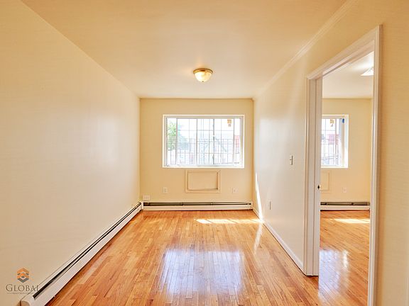 2nd image of 3064 Barnes Ave #3