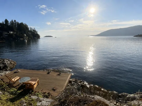 6648 Marine Dr, West Vancouver, BC V7W 2S9