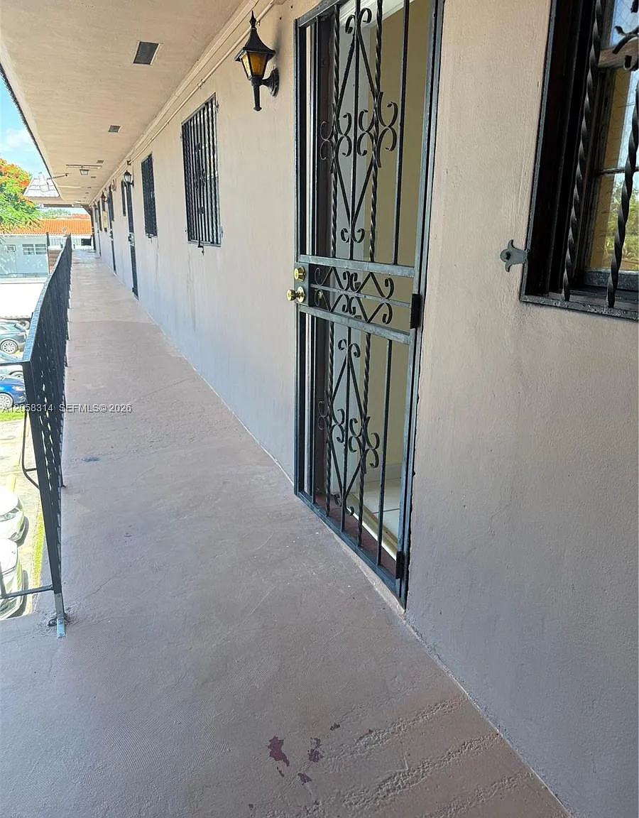 Flagler Manor Condo — Photo 1