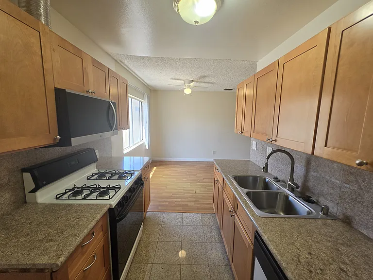 5055 Coldwater Canyon Ave #213 — Photo 11