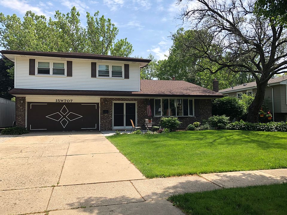 2nd image of 15W707 Virginia Ln