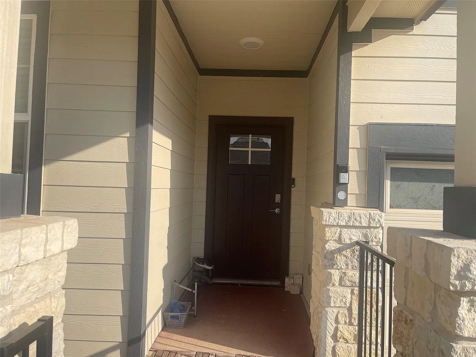 4 bed, 2.0 bath, 1853 sqft, $2,350 — Photo 4