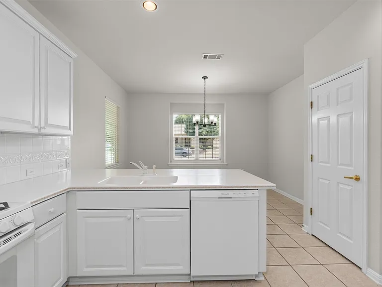 101 Dawson Trl — Photo 11