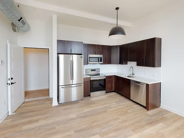 2301 N Front St — Photo 16