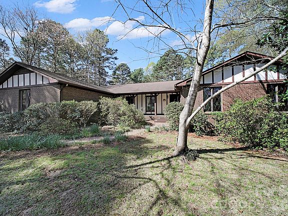 2nd image of 10601 Agnes Douglas Rd