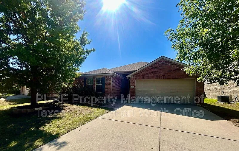 3 bed, 2.0 bath, 1665 sqft, $1,800 — Photo 2