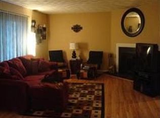 2006 Alhambra Ct, Pekin, IL