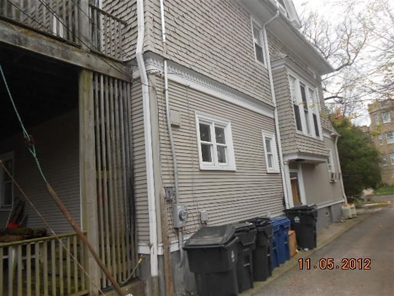 2nd image of 1239 Oak Ave