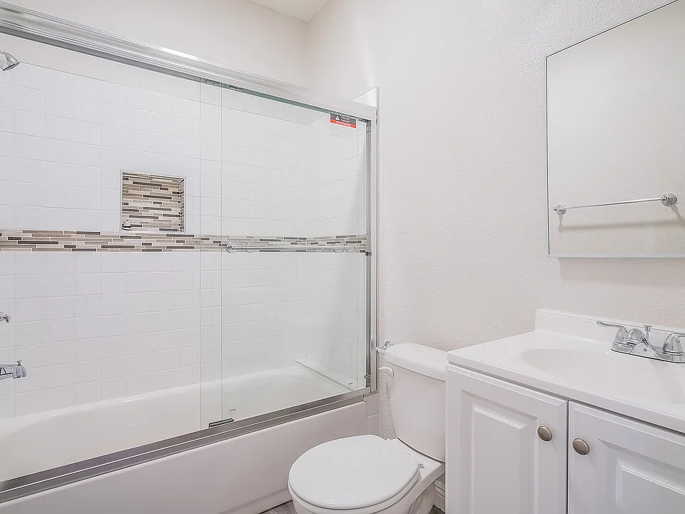 Carondelet Bathroom 3jpg