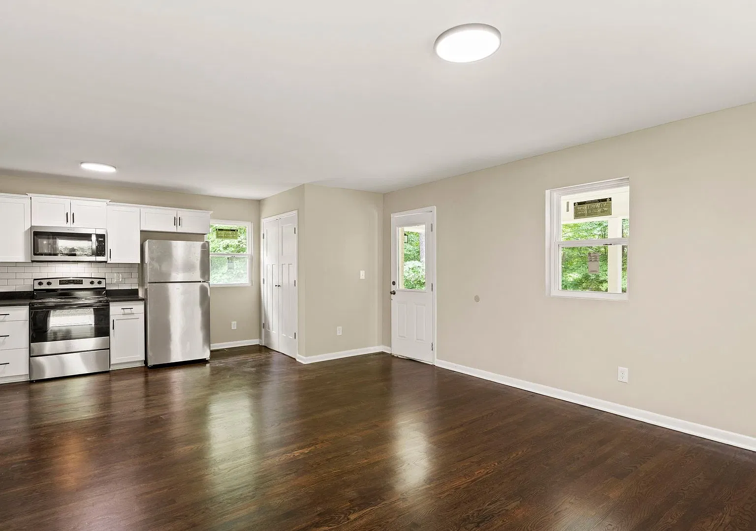 3 Bed 1.5 Bath House — Photo 4