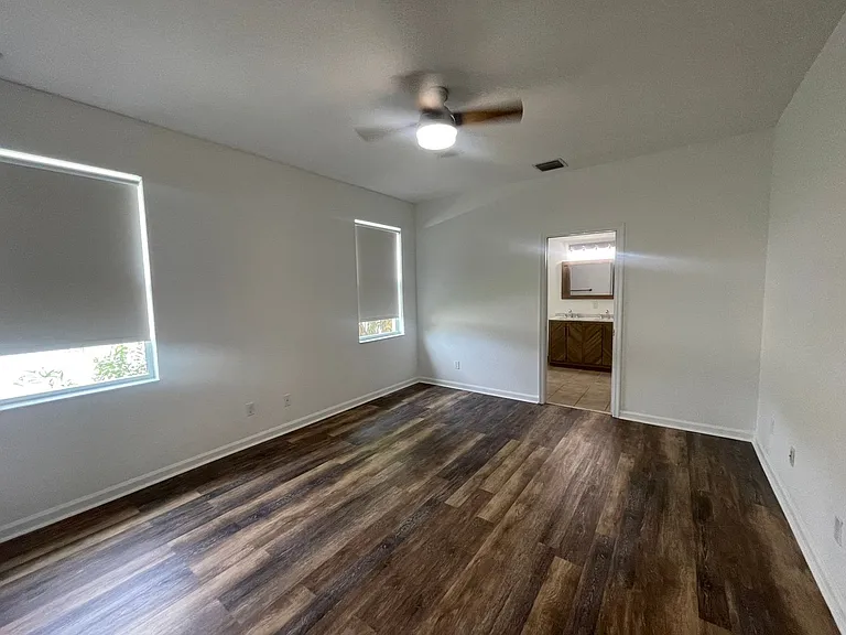 480 NW Windflower Ter — Photo 9