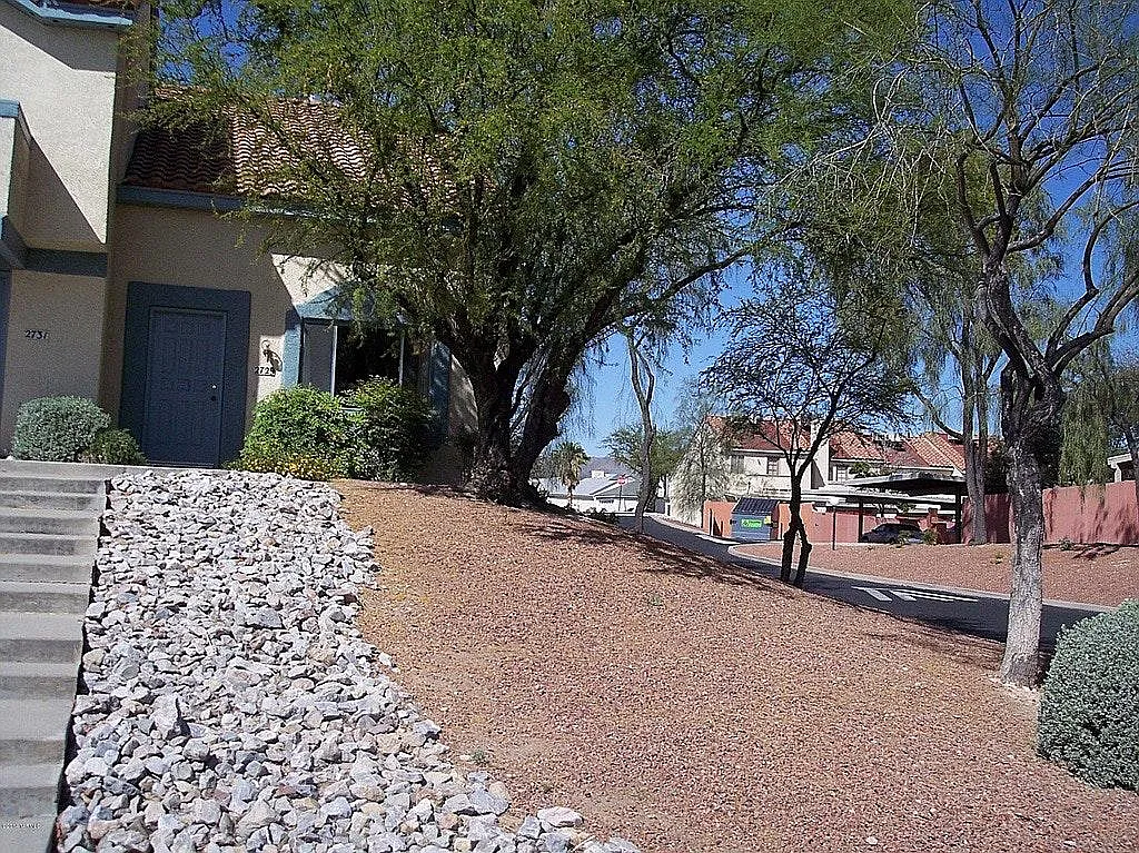 2 bed, 1017 sqft, $1,595 — Photo 3