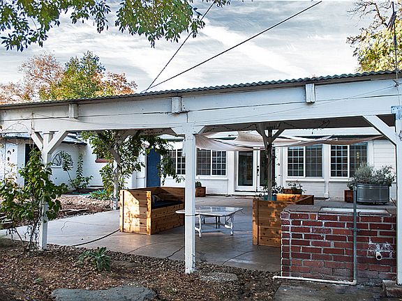 3rd image of 720 Marshall Ave