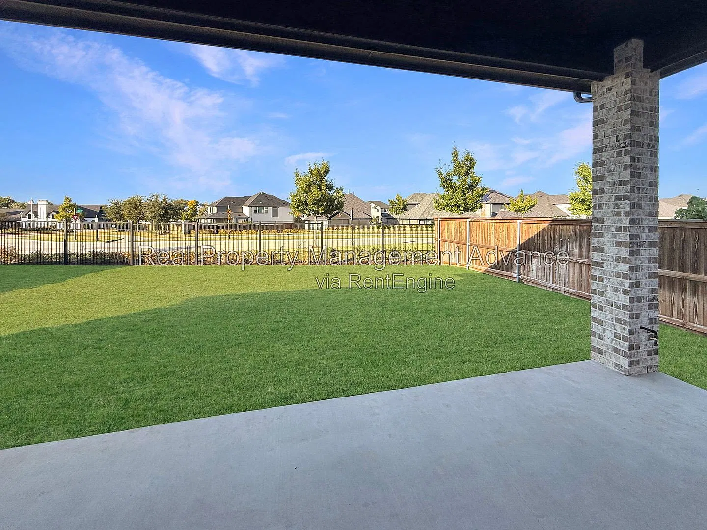 4 bed, 3.0 bath, 2317 sqft, $3,100 — Photo 3
