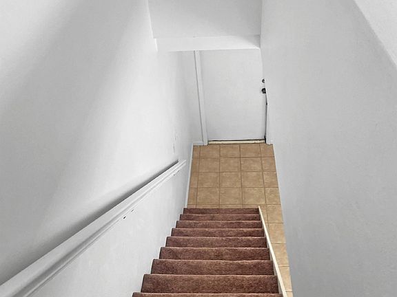 5th image of 6635 Warwick Cir APT 9