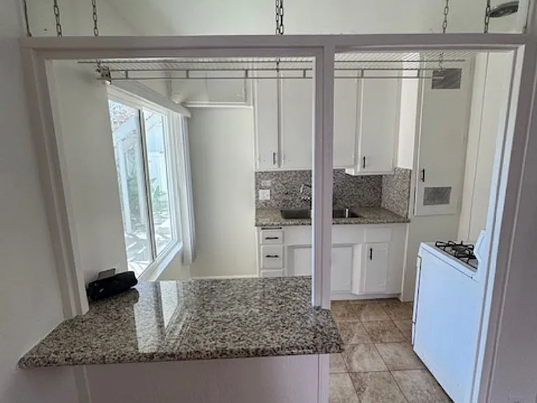 25 Bennett Ave — Photo 6
